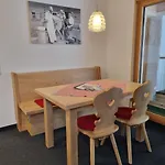 Gaestehaus Alpina *