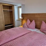 Gaestehaus Alpina *