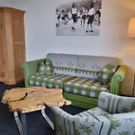 Gaestehaus Alpina *