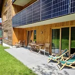 Daire Gaestehaus Alpina