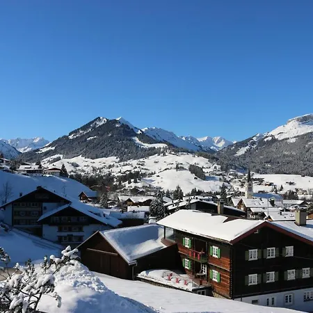 Gaestehaus Alpina Riezlern
