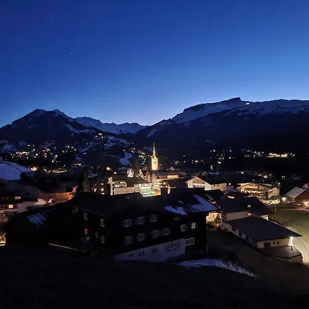 Gaestehaus Alpina *